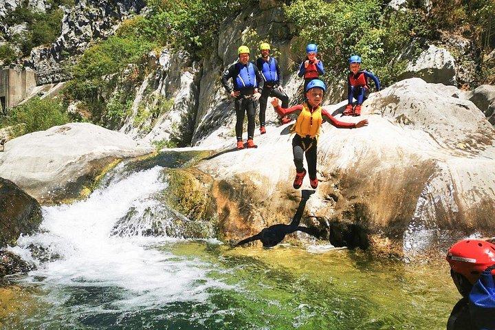 Basic Canyoning on Cetina River from Split or Zadvarje