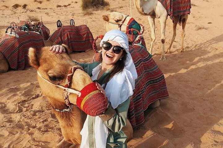 Enjoy Dubai Beautiful Desert Hot Air Ballon&Falcon Show and Camel