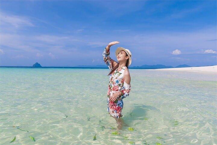 PHUKET Excursión de medio día a la isla Khai 3 + snorkel en lancha rápida