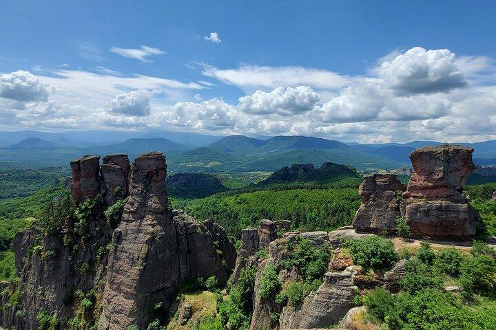 Rocas Belogradchik y fortaleza Belogradchik desde Sofía
