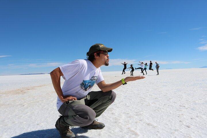 Circuit de 3 jours au salar d'Uyuni et aux lagons colorés + coucher de soleil + effet miroir
