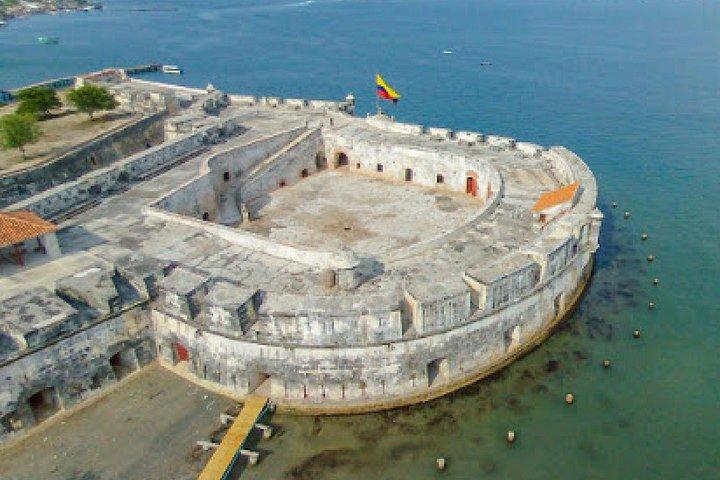 カルタヘナ デ インディアスでシュノーケルとプランクトンを楽しむ 5 つのロザリオ諸島の冒険