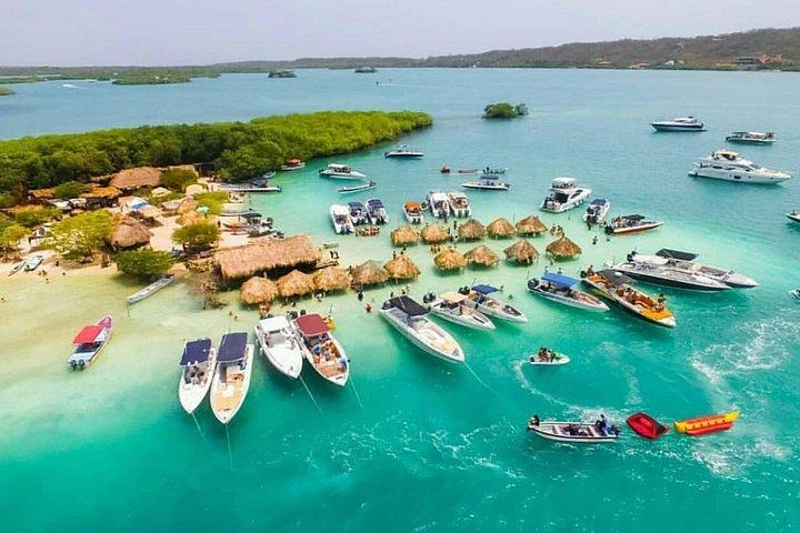 カルタヘナ デ インディアスでシュノーケルとプランクトンを楽しむ 5 つのロザリオ諸島の冒険