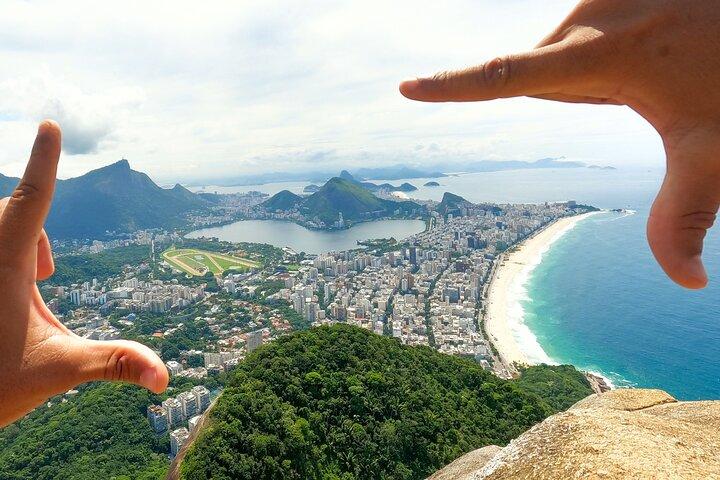 Sendero Morro Dois Irmãos, de día y atardecer en Vidigal