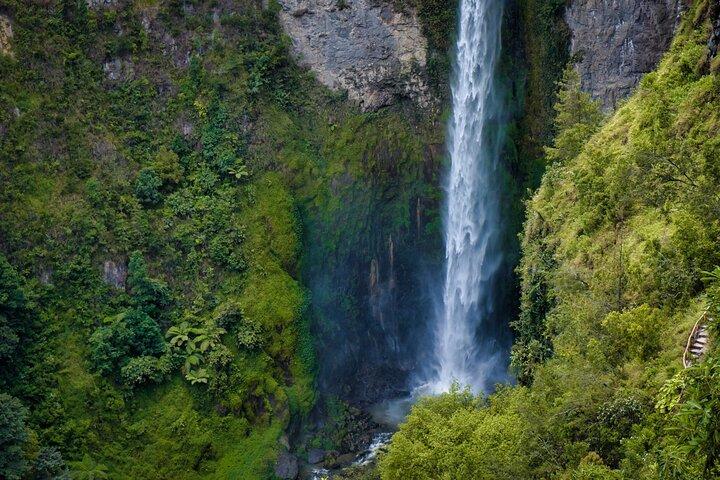 3-daagse Lake Toba & Brastagi Highland Vanaf Medan City of vanaf de luchthaven Kuala Namu