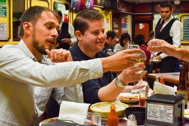 メキシコシティ・テキーラとメスカルの歴史的なバー体験