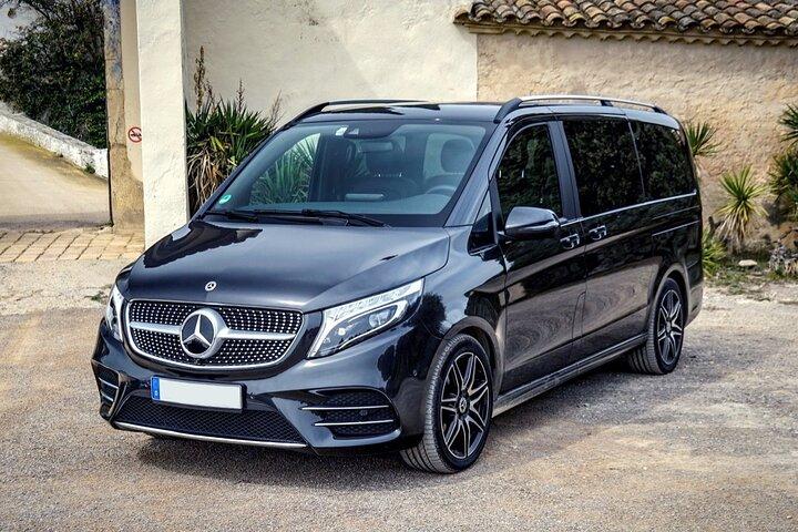Paris Departure Transfer to Paris Airport CDG by Luxury Van