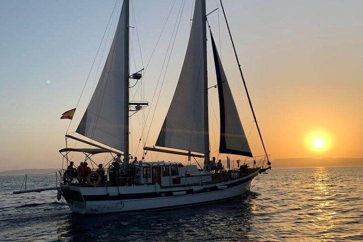 Sunset Sailing Experience i Estepona