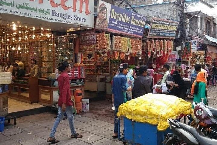 プライベート半日ツアー：ディナークルーズ、旧市街ショッピング＆レーザーショー