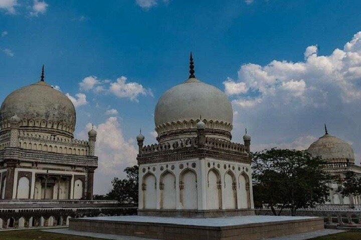 Excursion d'une journée: Fort Golconda, tombeaux de Qutub Shahi et musée emblématique de Salarjung