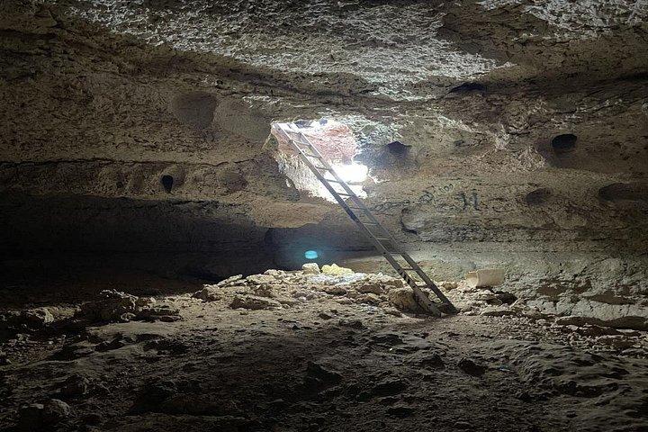 世界の果てガイド付きハイキング、ラクダ乗り、コウモリ洞窟＆砂漠キャンプ