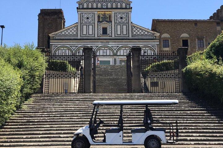 ゴルフカーによるフィレンツェの歴史的中心部のプライベートツアー