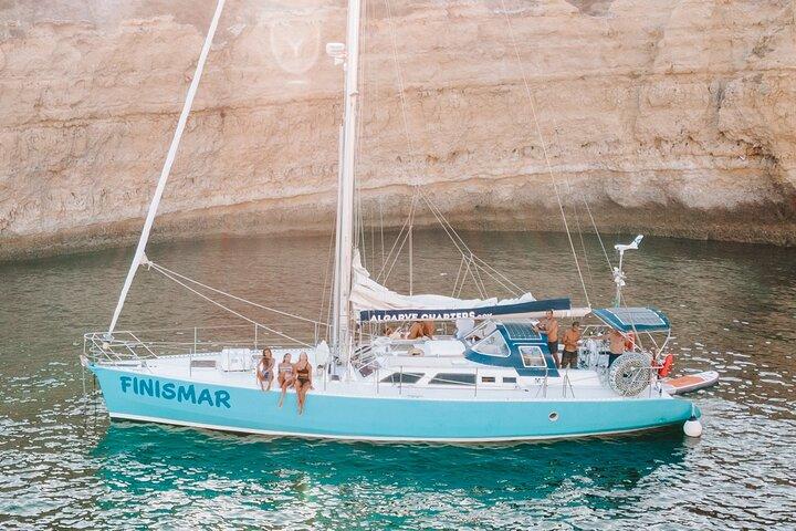 Yatch FINISMAR: 3 ore di navigazione a Benagil
