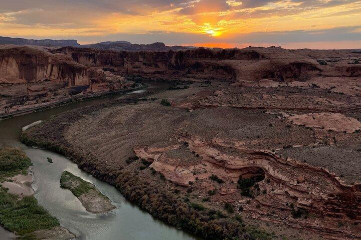 YOU-DRIVE UTV Hell's Revenge 4x4 off roading tour vanuit Moab