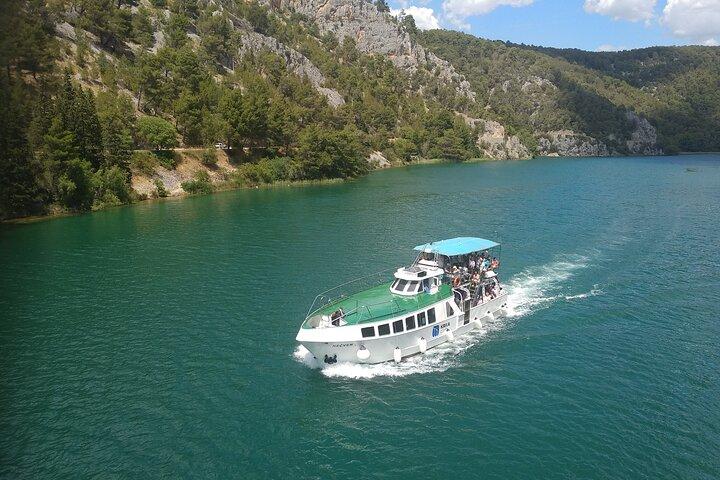Krka vattenfall dagstur med båttur från Split och Trogir