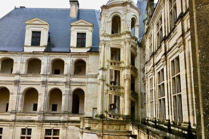 Private 3 Loire Castles Live Guided with Wine tasting from Paris