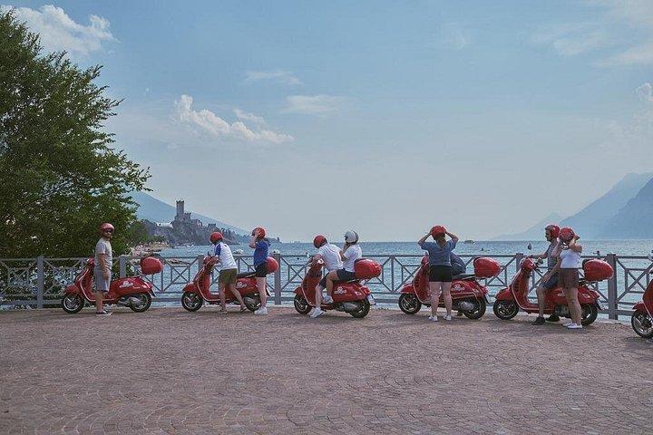 ペスキエーラ デル ガルダからの終日ガイドなしスクーター ツアー