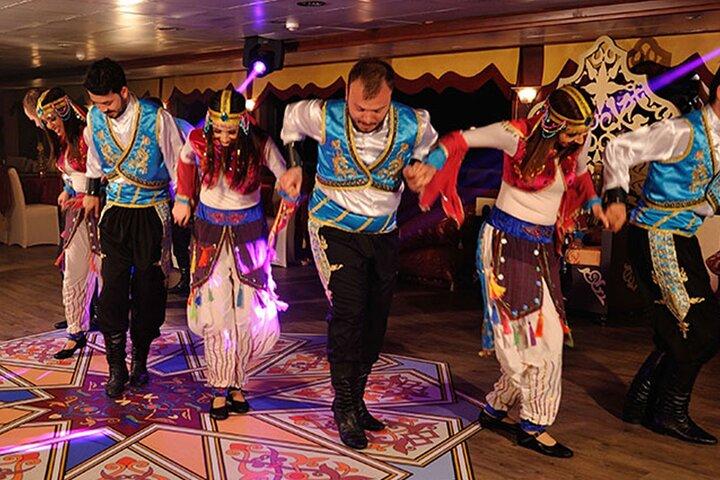 Luxury Istanbul Bosphorus Dinner Cruise with Live Show & Dancing