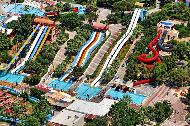 Lad os blive våde: Adgangsbillet til Watercity Waterpark