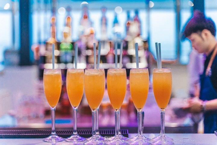ランチとサンセット ディナー付きのジェームズ ボンド諸島行きの豪華ボート