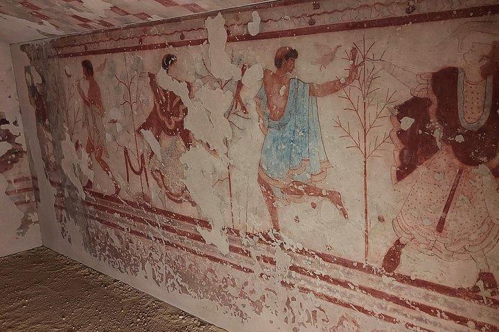 タルクイーニア：エトルリアの傑作墓地遺跡と博物館 - プライベート ツアー