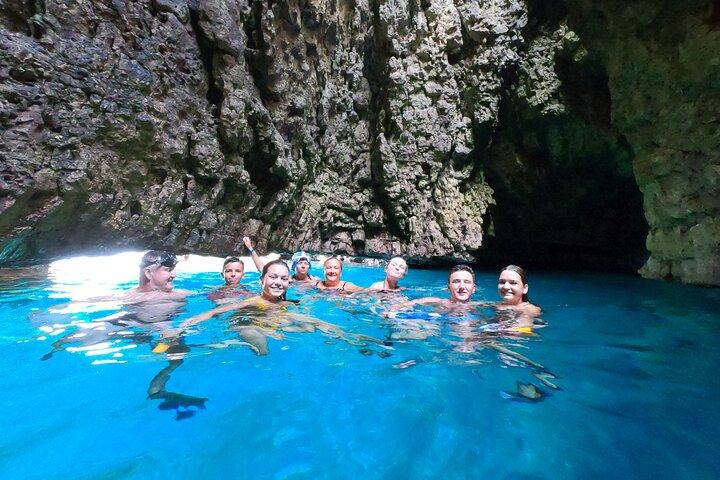 Tour en kayak con experiencia en cuevas