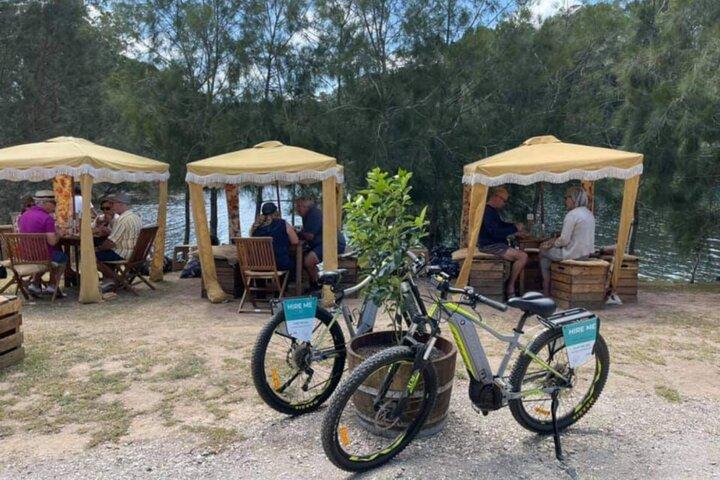 Självguidad e-cykeltur Ostron, öl och kustled