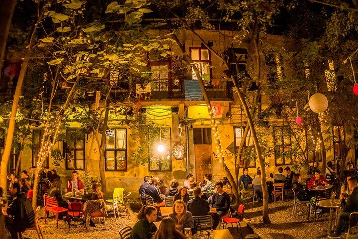 Budapest Party District Bar-Hop com 2 horas de bebidas ilimitadas
