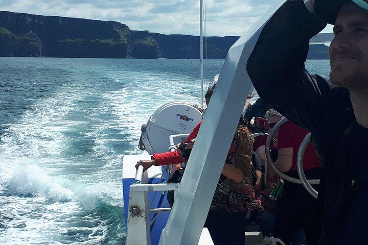 Tour privado de 3 días al oeste de Irlanda y los acantilados de Moher en automóvil de lujo