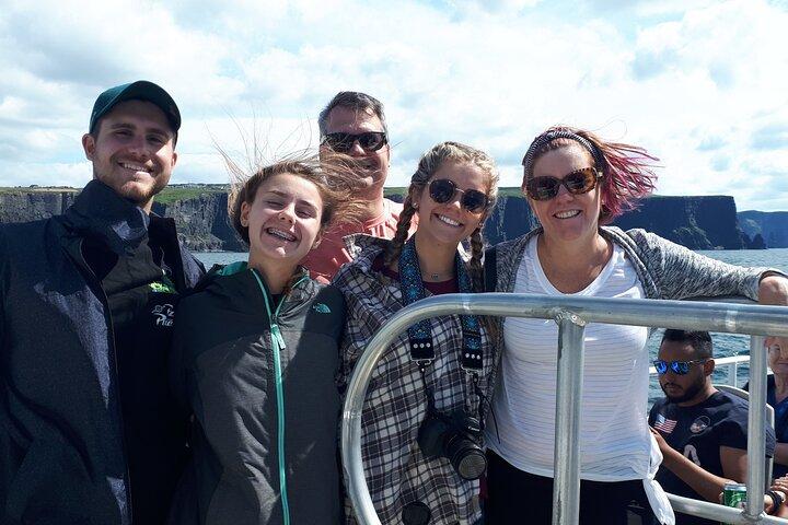 Tour privado de 3 días al oeste de Irlanda y los acantilados de Moher en automóvil de lujo