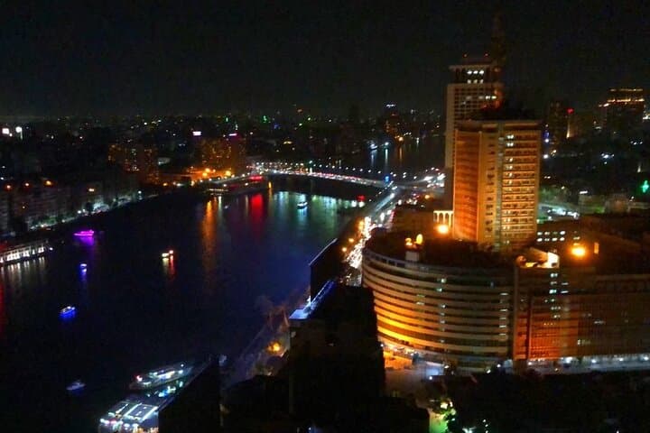Discover The Amazing Nightlife Of Cairo And Riding the Carriage