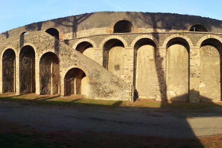 Pompeii: 3 Hour Private Tour with an Archeologist Guide