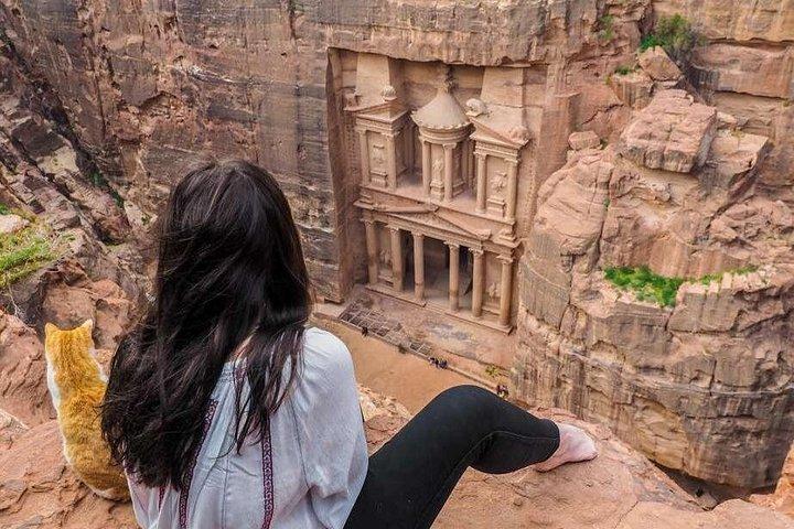アンマン発ペトラ＆ワディラムへのプレミアム1日旅行