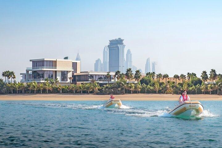 Kør selv-speedbådstur i Dubai