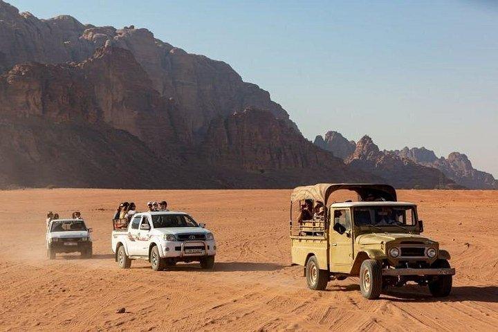 5-デイプライベートヨルダンの旅：ペトラ、ワディラム、死海を発見