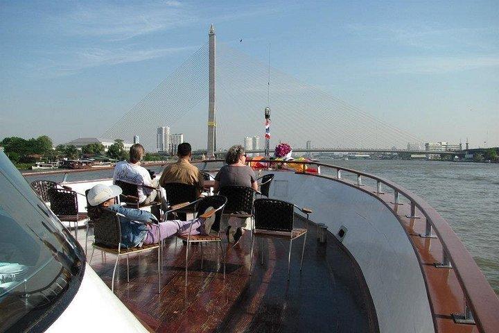 プライベートツアー：バスでアユタヤ観光、クルーズで戻る