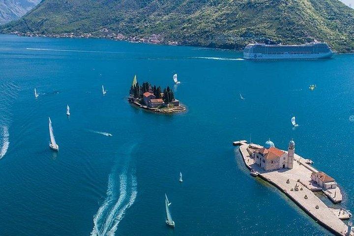 ドゥブロヴニクからのモンテネグロ海岸の終日グループ ツアー