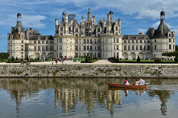 Private 3 Loire Castles Live Guided with Wine tasting from Paris