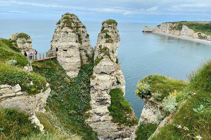 パリからのプライベート ノルマンディー ルーアン、オンフルール、エトルタ日帰り旅行