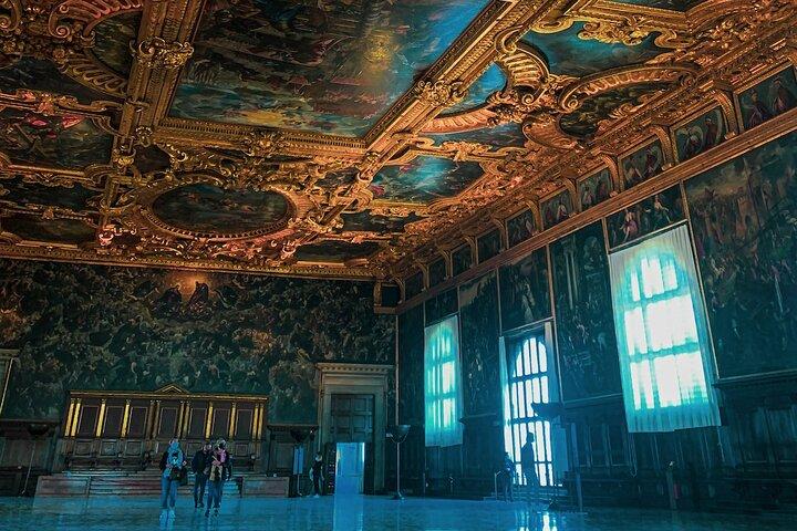 Excursão sem fila para grupos pequenos no Palácio Ducal