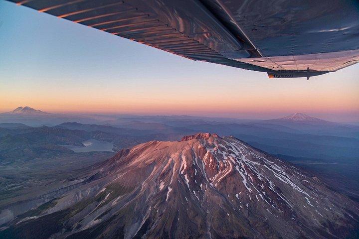 エンヴィ・アドベンチャーズによるセントヘレンズ山エアツアー