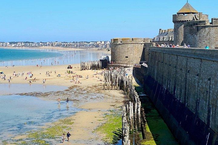 パリ発、モン サン ミッシェル ノルマンディー ブルターニュ 2 日間のプライベート旅行