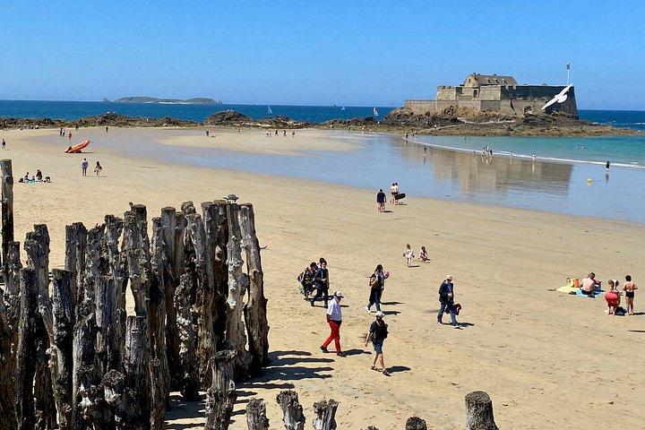 パリ発、モン サン ミッシェル ノルマンディー ブルターニュ 2 日間のプライベート旅行