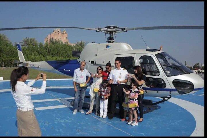 Helikoptertour van 12 minuten door Dubai met privétransfer in twee richtingen