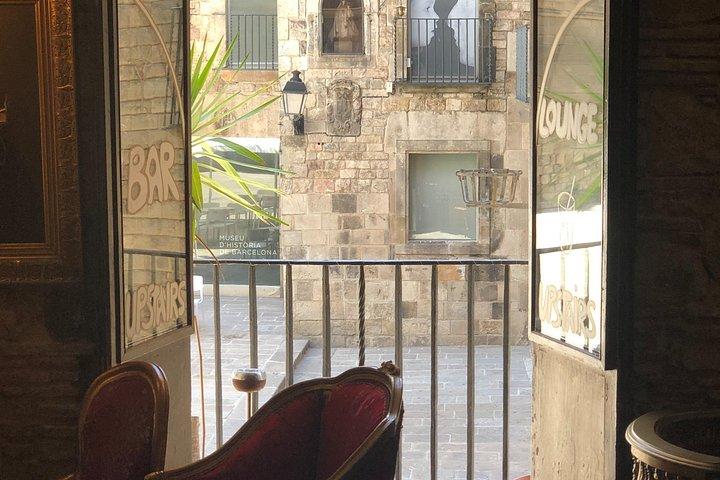 Private Tapas Tour with a local Guide- Discover the local "bodegas"