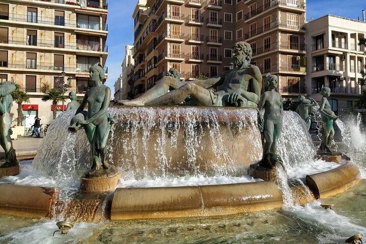 Tour a piedi medievale di Valencia per piccoli gruppi con Guida locale