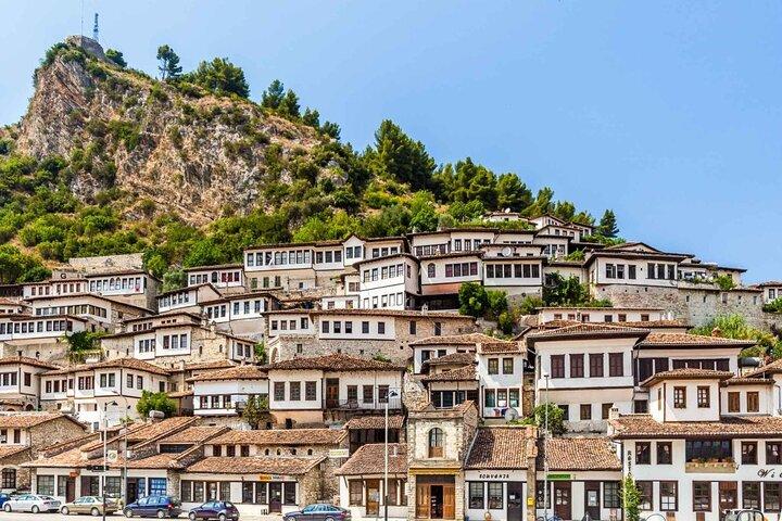Tour de um dia privado de Apollonia e Berat a partir de Tirana ou Durres