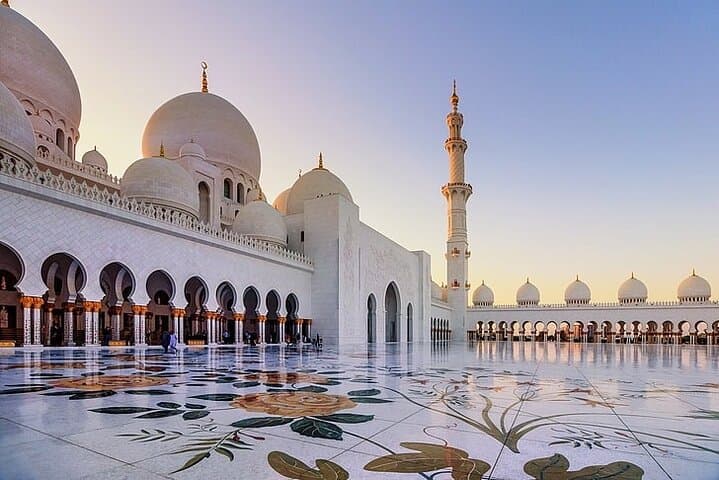 Abu Dhabi Full-Day Sightseeing Tour from Dubai with Mosque Visit