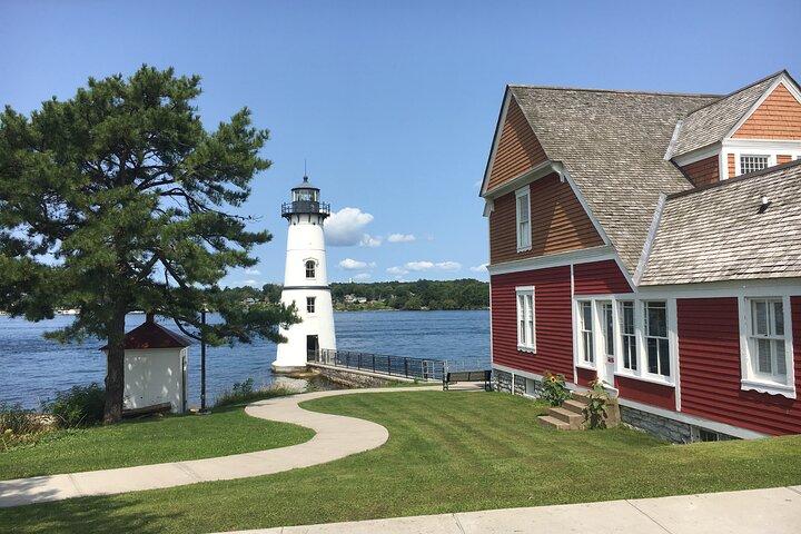 Visite des îles, des phares et des châteaux sur le fleuve Saint-Laurent