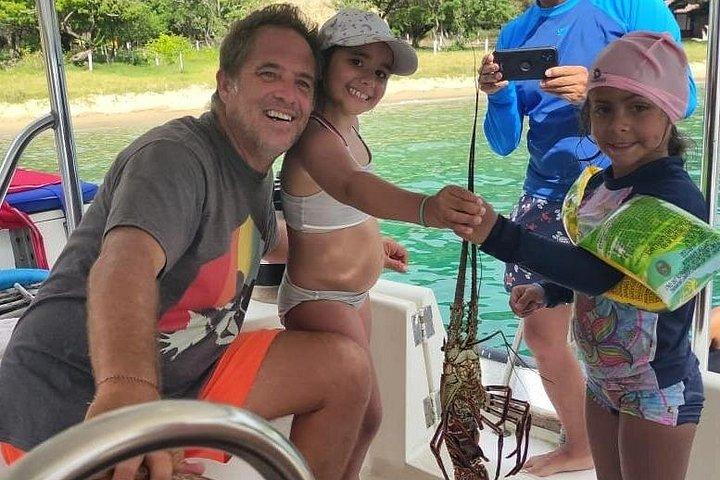 ルイスと彼のチームと一緒にタイロナへの航海: ユニーク!